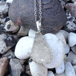 Halsband - Pendant Druzy White/Gray Agate Halsband - Pendant Druzy White/Gray Agate